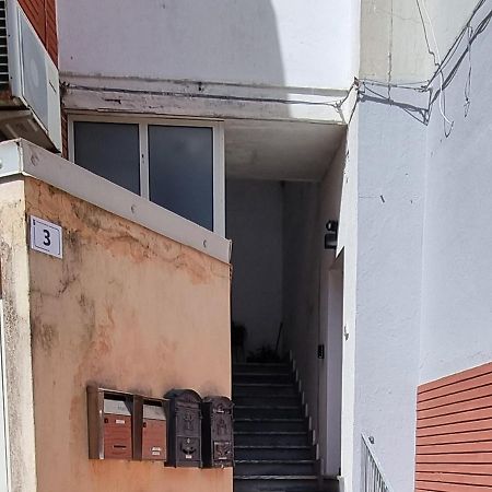 Black&White Guest House Iglesias Extérieur photo