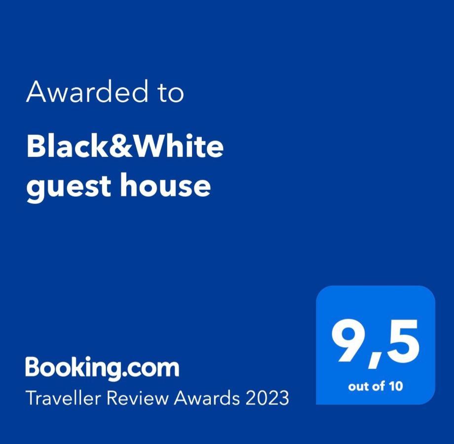 Black&White Guest House Iglesias Extérieur photo