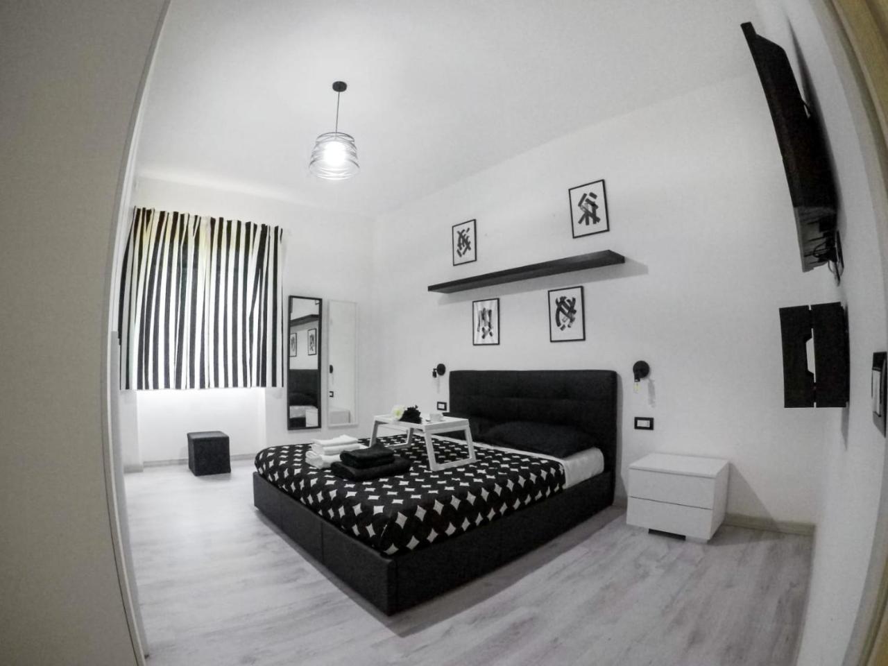 Black&White Guest House Iglesias Extérieur photo