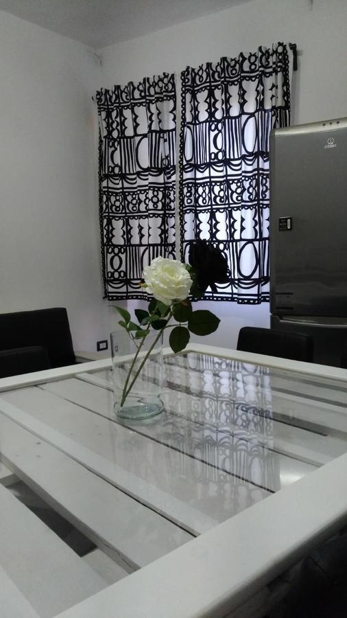 Black&White Guest House Iglesias Extérieur photo