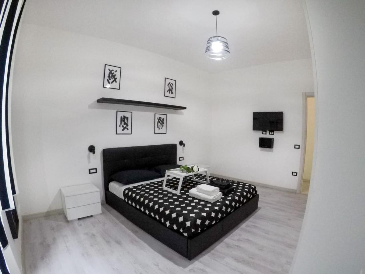 Black&White Guest House Iglesias Extérieur photo